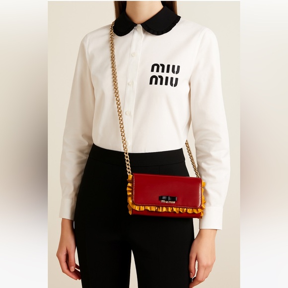 Miu Miu Rare Patent Leather Ruffle Wallet on a chain - Picture 3 of 17